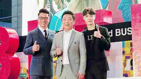 黄渤导演处女作《一出好戏》釜山电影节展映圆满落幕 主演张艺兴王迅出席见面会获好评